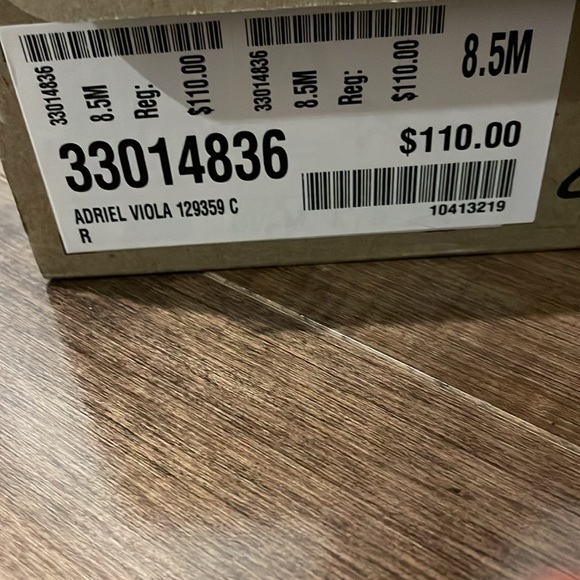 🌸Sold🌸.      Clarks Stylish and trendy classic Black leather pump - Picture 8 of 10